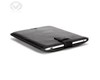 Pochette de protection en cuir noir pour iPad
La housse de protection est aussi fine que résistante, pour protéger votre lecteur numérique iPad tout en le glissant facilement dans votre sac.